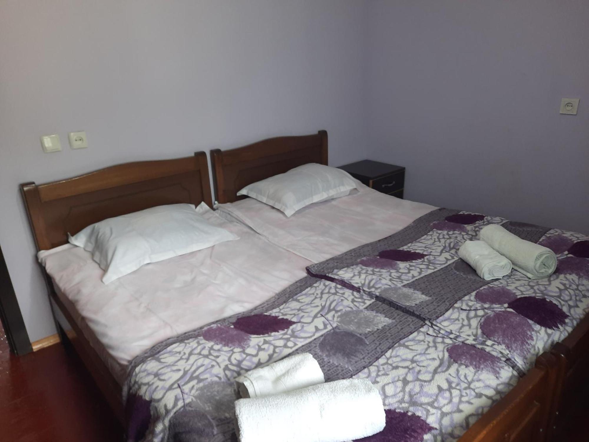 Guesthouse "Megi" เมสเตีย ภายนอก รูปภาพ
