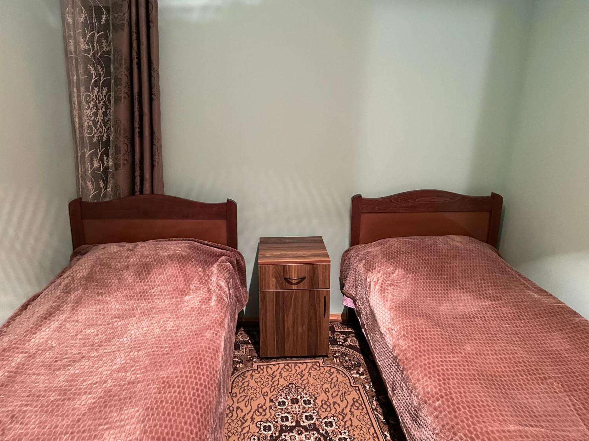 Guesthouse "Megi" เมสเตีย ภายนอก รูปภาพ
