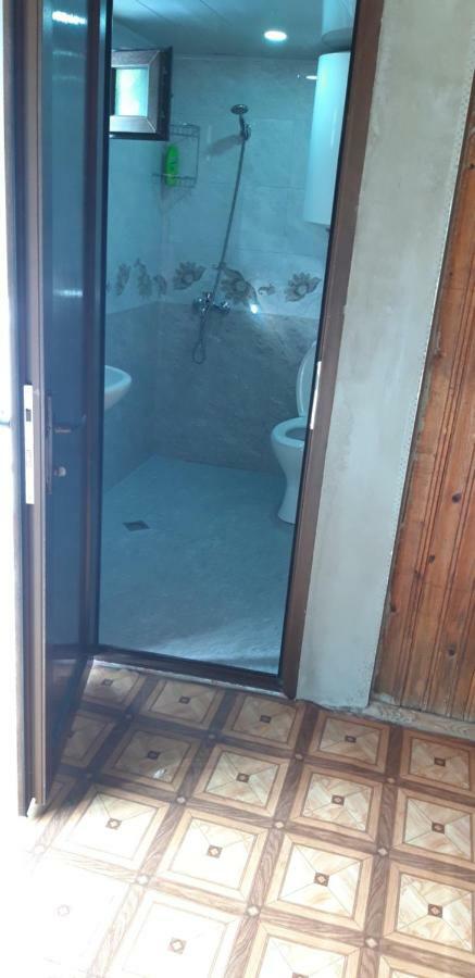 Guesthouse "Megi" เมสเตีย ภายนอก รูปภาพ